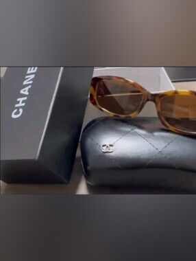 CHANEL Tortoiseshell Sunglasses - Brown Lenses - Box & Case Included!